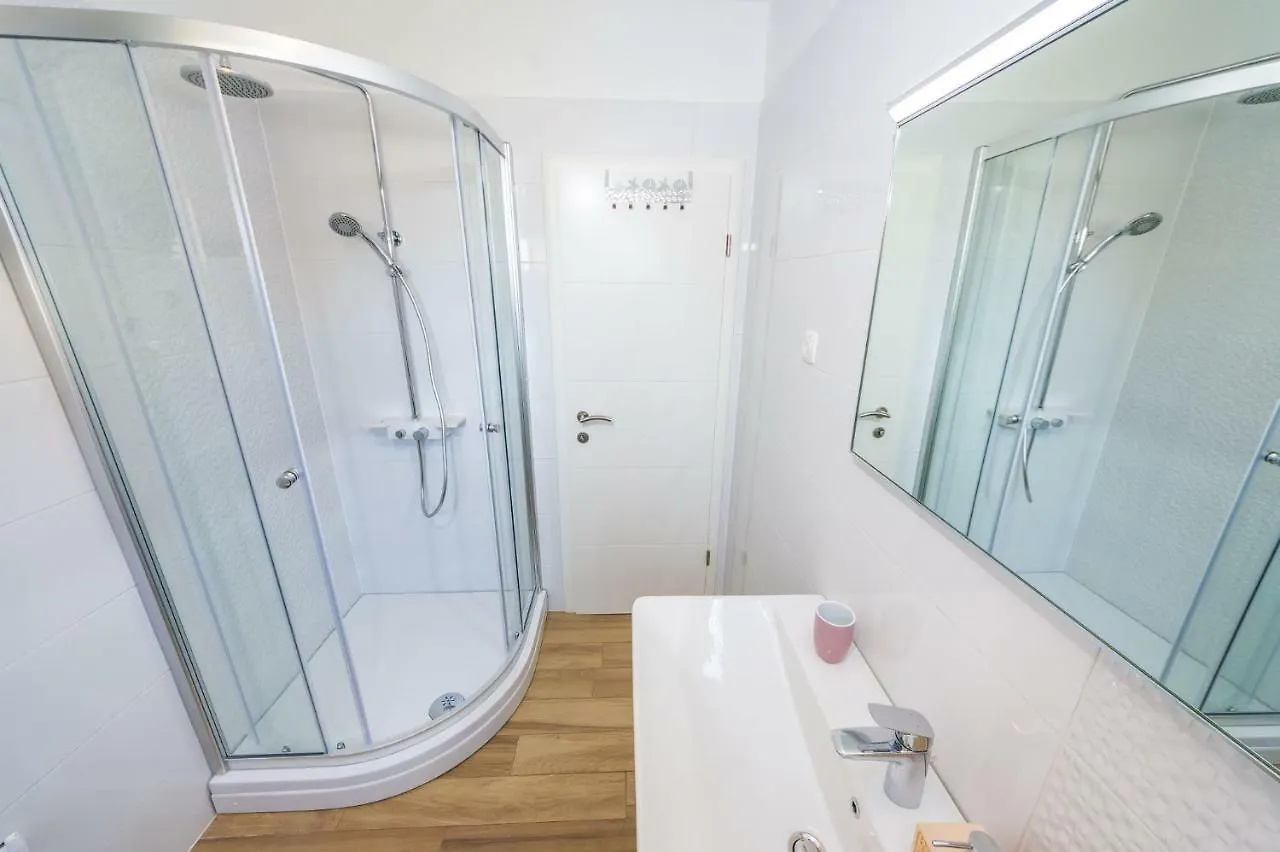 Apartment Simoni Zd Zadar